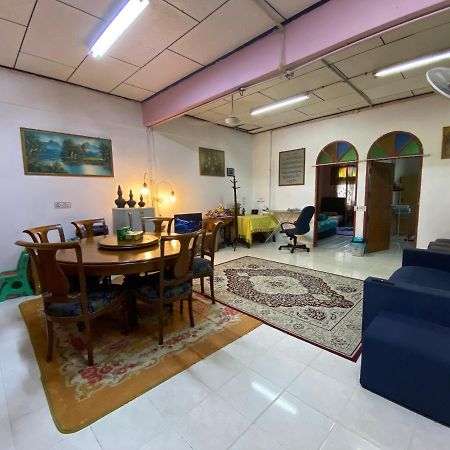 Aryaty Stay Pantai Batu Buruk Kuala Terengganu Extérieur photo